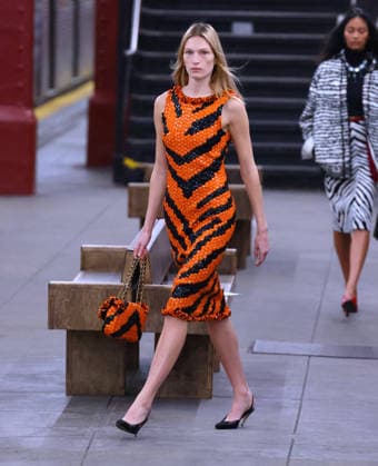 Chanel Metiers D Art Show 2026 - Runway - NYC Model is walking the runway during the Chanel Metiers D Art Show 2026 in New York on December 2, 2025. Photo by Charles Guerin ABACAPRESS.COM New York City NY United States  Copyright: xGuerinxCharles ABACAx