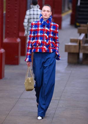 Chanel Metiers D Art Show 2026 - Runway - NYC Model is walking the runway during the Chanel Metiers D Art Show 2026 in New York on December 2, 2025. Photo by Charles Guerin ABACAPRESS.COM New York City NY United States  Copyright: xGuerinxCharles ABACAx