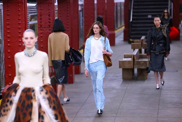Chanel Metiers D Art Show 2026 - Runway - NYC Model is walking the runway during the Chanel Metiers D Art Show 2026 in New York on December 2, 2025. Photo by Charles Guerin ABACAPRESS.COM New York City NY United States  Copyright: xGuerinxCharles ABACAx