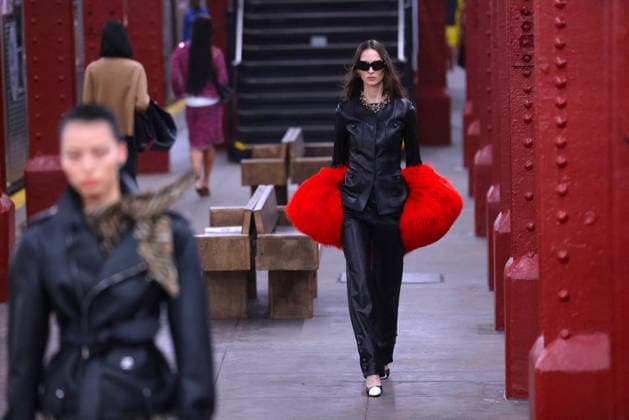 Chanel Metiers D Art Show 2026 - Runway - NYC Model is walking the runway during the Chanel Metiers D Art Show 2026 in New York on December 2, 2025. Photo by Charles Guerin ABACAPRESS.COM New York City NY United States  Copyright: xGuerinxCharles ABACAx