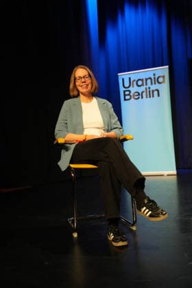 Veranstaltung in der Urania in Berlin GER, Berlin, 20251202, Buchvorstellung und Diskussion mit Anne Brorhilker, Cum Ex, Milliarden und Moral