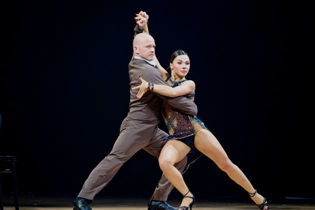 Fabian Hambüchen und Anastasia Maruster bei Let s Dance - Die Live-Tour 2025 im Hallenstadion. Zürich, 02.12.2025