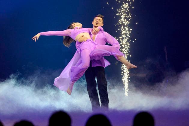 Ann-Kathrin Bendixen und Zsolt Sandor Cseke bei Let s Dance - Die Live-Tour 2025 im Hallenstadion. Zürich, 02.12.2025