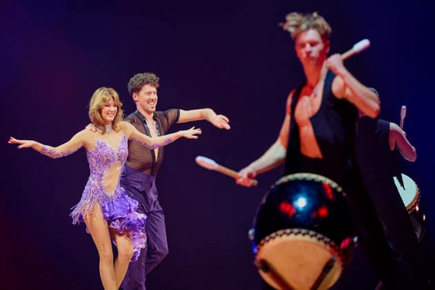 Ella Endlich und Valentin Lusin bei Let s Dance - Die Live-Tour 2025 im Hallenstadion. Zürich, 02.12.2025