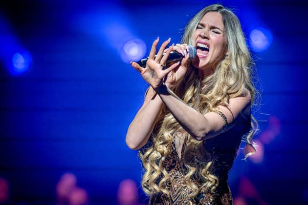 02.12.2025, Joss Stone. 02.12.2025, Die Night of the Proms (NOTP) in der Festhalle Frankfurt. Es ist das 50. Gastspiel in der Gud Stubb der Mainmetropole. Diese und die Veranstaltung am 03.12.2025 sind mit 7.000 bzw. 8.500 Kartenverkäufen ausverkauft. Vor 40 Jahren fand in Antwerpen die erste NOTP statt. Frankfurt Hessen Deutschland