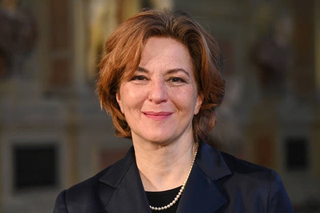 Martina GEDECK (Schauspielerin), Einzelbild,angeschnittenes Einzelmotiv,Portrait,Portraet. Verleihung Bayerischer Maximiliansorden am 03.12.2025 im Antiquariat der Residenz in Muenchen.