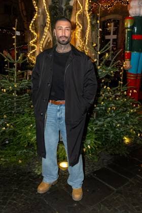 Katys X-mas Wonderland 2025 Bobby Chambers bei Katys X-mas Wonderland Event von Kate Merlan in der Wolkenburg Koeln am 02.12.2025. Koeln Wolkenburg Nordrhein-Westfalen