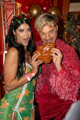 Katys X-mas Wonderland 2025 Sam Dylan und Micaela Schäfer bei Katys X-mas Wonderland Event von Kate Merlan in der Wolkenburg Koeln am 02.12.2025. Koeln Wolkenburg Nordrhein-Westfalen
