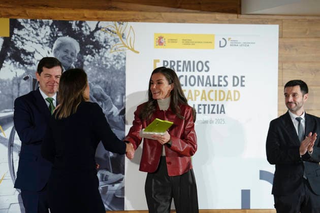 Queen Letizia presents the Queen Letizia National Disability Awards The President of the Junta de Castilla y León, Alfonso Fernández Manueco i , Queen Letizia c , the Minister of Social Rights, Consumption and Agenda 2030, Pablo Bustinduy d , during the meeting of the Royal Council of the Board of Trustees on Disability and presentation of the Queen Letizia National Disability Awards, at CREA Alzheimer, on December 3, 2025, in Salamanca, Castilla Leon Spain The National Disability Awards are granted by the Royal Board on Disability and serve to recognize the work for inclusion and the defense of the rights of people with disabilities Each year they are presented personally by Her Majesty the Queen as honorary president 03 DECEMBER 2025 PAT  Copyright: xManuelxÃngelxLayax 7145469