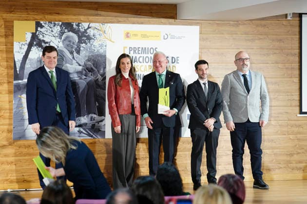 Queen Letizia presents the Queen Letizia National Disability Awards The President of the Junta de Castilla y León, Alfonso Fernández Manueco i , Queen Letizia 2i , the Minister of Social Rights, Consumption and Agenda 2030, Pablo Bustinduy 2d , during the meeting of the Royal Council of the Board on Disability and presentation of the Queen Letizia National Disability Awards, at CREA Alzheimer, on December 3, 2025, in Salamanca, Castilla Leon Spain The National Disability Awards are granted by the Royal Board on Disability and serve to recognize the work for inclusion and the defense of the rights of people with disabilities Each year they are presented personally by Her Majesty the Queen as honorary president 03 DECEMBER 2025 PATRONATO SOB  Copyright: xManuelxÃngelxLayax 7145472