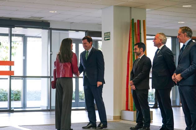 Queen Letizia presents the Queen Letizia National Disability Awards The President of the Junta de Castilla y León, Alfonso Fernández Manueco c , Queen Letizia i , during the meeting of the Royal Council of the Board of Trustees on Disability and presentation of the Queen Letizia National Disability Awards, at CREA Alzheimer, on December 3, 2025, in Salamanca, Castilla Leon Spain The National Disability Awards are granted by the Royal Board on Disability and serve to recognize the work for inclusion and the defense of the rights of people with disabilities. Each year they are presented personally by Her Majesty the Queen as honorary president 03 DECEMBER 2025 PATRONATO SOBRE DISCAPACIDAD Manuel Á Salamanca, Castilla Leon Salamanca, Castilla  Copyright: xManuelxÃngelxLayax 7145506