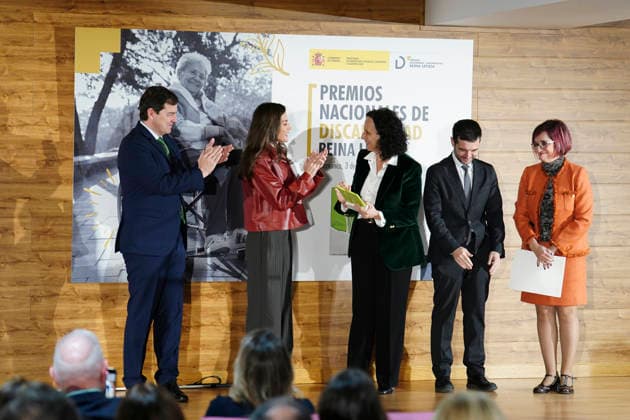 Queen Letizia presents the Queen Letizia National Disability Awards The President of the Junta de Castilla y León, Alfonso Fernández Manueco i , Queen Letizia 2i , the Minister of Social Rights, Consumption and Agenda 2030, Pablo Bustinduy 2d , and the President of the UN Committee on the Elimination of Discrimination against Women, Ana Peláez Narváez c , during the meeting of the Royal Council of the Board on Disability and presentation of the Queen Letizia National Disability Awards , in CREA Alzheimer, on December 03, 2025, in Salamanca, Castilla Leon Spain The National Disability Awards are granted by the Royal Board on Disability and serve to recognize the work for the inclusion and the defense of the rights of people with disabilitie  Copyright: xManuelxÃngelxLayax 7145500