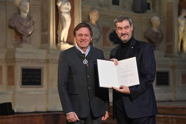 Prof. Dr. Dr. h.c. Ulrich Walter (ehem.Astronaut), Markus SOEDER (Ministerpraesident Bayern und CSU Vorsitzender). Verleihung Bayerischer Maximiliansorden am 03.12.2025 im Antiquariat der Residenz in Muenchen.