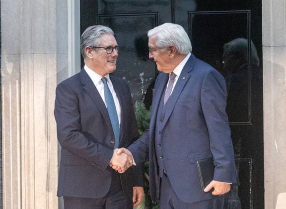 December 3, 2025, London, England, United Kingdom: UK Prime Minister KEIR STARMER welcomes President of Germany FRANK-WALTER STEINMEIER to 10 Downing Street during his state visit to the UK. London United Kingdom - ZUMAs262 20251203_zip_s262_015 Copyright: xTayfunxSalcix