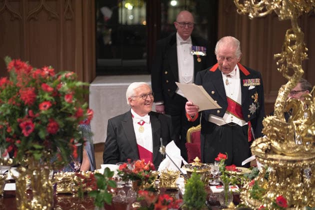 . 03 12 2025. Windsor, United Kingdom. King Charles III ,Queen Camilla, Prince William and Kate Middleton, the Prince and Princess of Wales, with the President of Germany Frank-Walter Steinmeier and his wife Elke Buedenbender at a state banquet at Windsor Castle on the first day of their State Visit to the United Kingdom.  xPicturexbyxxi-Imagesx xPoolx IIM-26430-0171