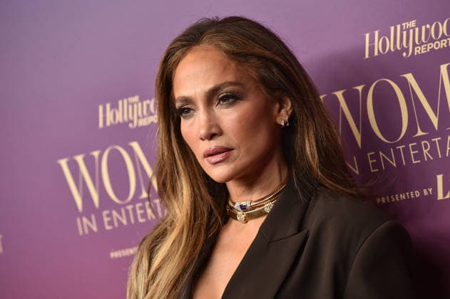 The Hollywood Reporter™s Annual Women In Entertainment Gala Jennifer Lopez arriving to The Hollywood Reporter™s Annual Women In Entertainment Gala at the Beverly Hills Hotel on December 3, 2025 in Beverly Hills, Ca. Beverly Hills Beverly Hills Hotel California USA Copyright: xLisaxOConnor xAFF-USA.COMx