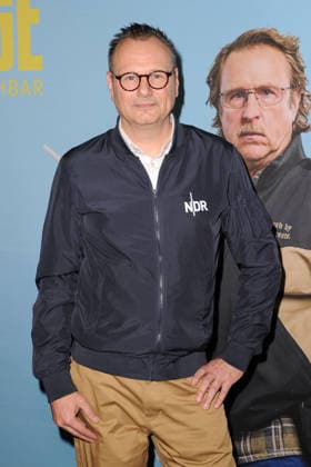 Hendrik Lünenborg. Fototermin vor der Kino-Preview der NDR Komödie Prange Man ist ja Nachbar im UCI Kino Mundsburg in Hamburg. Hamburg, 03.12.2025 Bitte Bildunterschrift : IMAGO Michael Wigglesworth