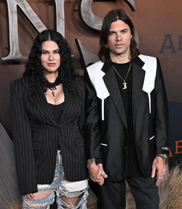 ˜The Abandons™ Premiere Jess Adams and Nick Perri arriving to Netflix™s The Abandons™ premiere held at the Netflix Tudum Theater on December 3, 2025 in Hollywood, Ca. Hollywood Netflix Tudum Theater California USA Copyright: xStarbuck AFF-USA.COMx