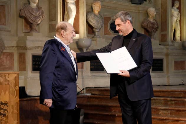 Ralph Siegel und Markus Söder bei der Auszeichnung mit dem Bayerischen Maximiliansorden durch den Ministerpräsidenten des Freistaates Bayern im Antiquarium der Münchner Residenz. München, 03.12.2025