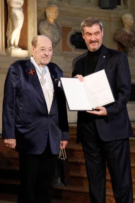 Ralph Siegel und Markus Söder bei der Auszeichnung mit dem Bayerischen Maximiliansorden durch den Ministerpräsidenten des Freistaates Bayern im Antiquarium der Münchner Residenz. München, 03.12.2025