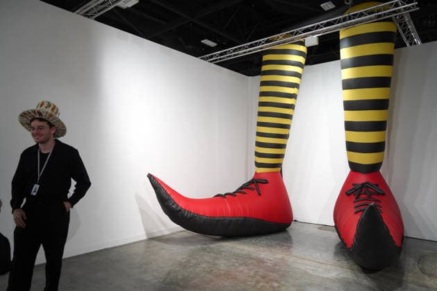 December 3, 2025, Miami Beach, Florida, USA: Art Basel 2025, During Miami Art Week,.Miami Beach Convention Center, Miami Beach-Florida.December 3, 2025. Miami Beach USA - ZUMAms4_ 20251203_faf_ms4_008 Copyright: xSoniaxMoskowitzxGordonx