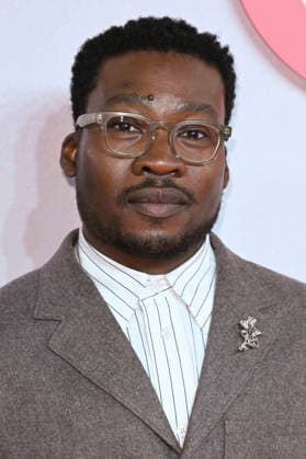 Fisayo Akinade bei der Weltpremiere des Kinofilms Goodbye June im Curzon Mayfair. London, 03.12.2025