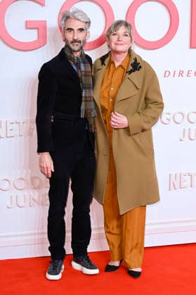 Kate Solomon mit Begleitung bei der Weltpremiere des Kinofilms Goodbye June im Curzon Mayfair. London, 03.12.2025