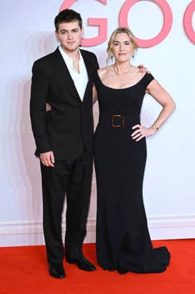 Joe Anders mit Mutter Kate Winslet bei der Weltpremiere des Kinofilms Goodbye June im Curzon Mayfair. London, 03.12.2025