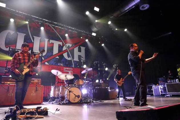 Tim Sult, Jean-Paul Gaster, Dan Maines und Neil Fallon, v.l., von der Band Clutch bei einem Konzert im Huxleys Neue Welt in Berlin, 3. Dezember 2025. Clutch Konzert Berlin