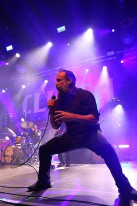 Neil Fallon von der Band Clutch bei einem Konzert im Huxleys Neue Welt in Berlin, 3. Dezember 2025. Clutch Konzert Berlin