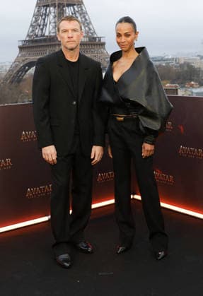 Sam Worthington et Zoe Saldana Photocall for the film Avatar Fire and Ash Avatar de Feu et de Cendres at the Shangri La Hotel in Paris on December 4, 2025 Coadic Guirec Bestimage Photocall for the film Avatar Fire and Ash at the Shangri La Hotel in Paris on December 4, 2025 Paris France  Copyright: xCOADICxGUIRECx xBESTIMAGExCOADICxGUIRECx xBESTIMAGEx