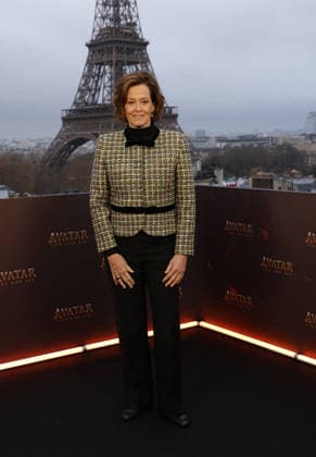 Sigourney Weaver Photocall for the film Avatar Fire and Ash Avatar de Feu et de Cendres at the Shangri La Hotel in Paris on December 4, 2025 Coadic Guirec Bestimage Photocall for the film Avatar Fire and Ash at the Shangri La Hotel in Paris on December 4, 2025 Paris France  Copyright: xCOADICxGUIRECx xBESTIMAGExCOADICxGUIRECx xBESTIMAGEx