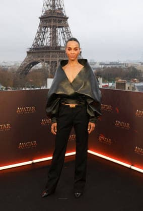 Zoe Saldana Photocall for the film Avatar Fire and Ash Avatar de Feu et de Cendres at the Shangri La Hotel in Paris on December 4, 2025 Coadic Guirec Bestimage Photocall for the film Avatar Fire and Ash at the Shangri La Hotel in Paris on December 4, 2025 Paris France  Copyright: xCOADICxGUIRECx xBESTIMAGExCOADICxGUIRECx xBESTIMAGEx