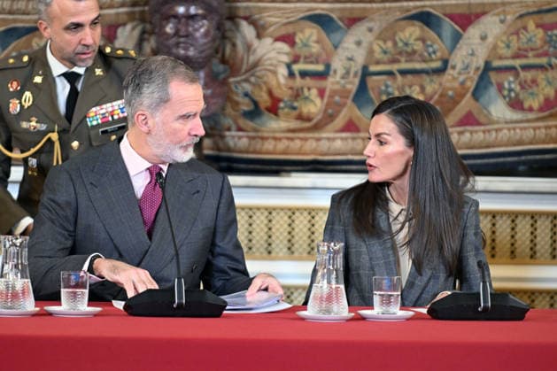 Entertainment Bilder des Tages King Felipe and Queen Letizia during the annual meeting of the Board of Trustees of the Princess of Girona Foundation, at the Royal Palace, on December 4, 2025, in Madrid Spain The main objective of the Foundation is to work for young people in all those aspects critical to their future REUNIÓN PATRONATO REYES MONARQUÍA PALACIO REAL José Madrid Madrid Madrid Espana  Copyright: xJosÃ xOlivax 7147168