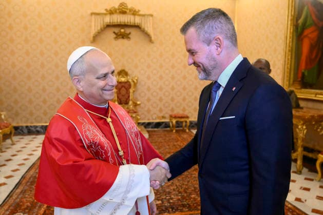 ITALY - POPE LEO XIV RECEIVES PRESIDENT OF THE SLOVAK REPUBLIC, PETER PELLEGRIN IN PRIVATE AUDIENCE AT THE VATICAN - 2025 61204 Italy, Rome, 2025 12 04 Pope Leo XIV receives President of the Slovak Republic, Peter Pellegrin in private audience at the Vatican . EDITORIAL USE ONLY - NO BOOKS Copyright: xVATICANxMEDIAx
