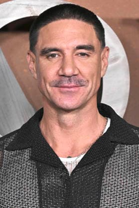 Clayton Cardenas bei der Premiere der Netflix-Serie The Abandons im Netflix Tudum Theater. Los Angeles, 03.12.2025