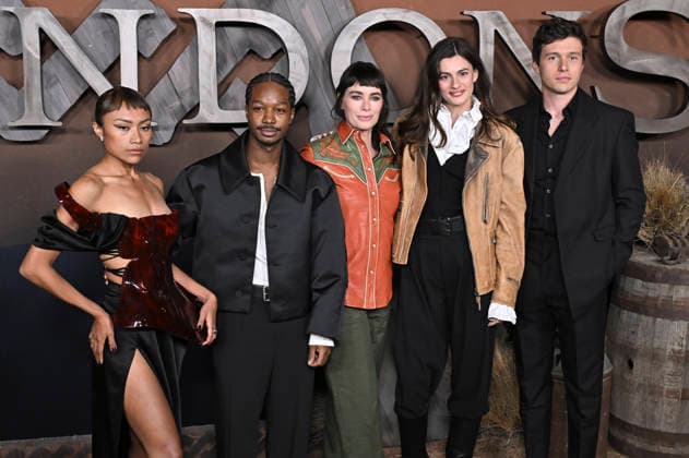 Natalia del Riego, Lamar Johnson, Lena Headey, Diana Silvers und Nick Robinson bei der Premiere der Netflix-Serie The Abandons im Netflix Tudum Theater. Los Angeles, 03.12.2025