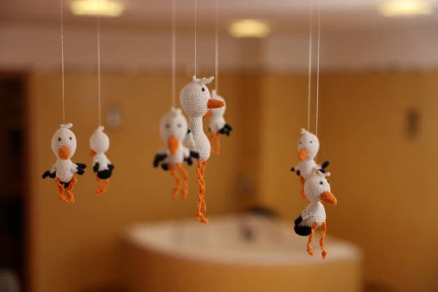 Symbolbild Hebamme. *** Symbolic image midwife