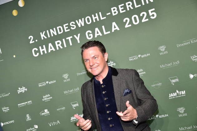 2. Kindeswohl-Berlin Charity Gala 2025 Stefan Mross, Schlagersänger Ankunft, roter Teppich 2. Kindeswohl-Berlin Charity Gala 2025Ò im Hotel Pullman Berlin Schweizerhof in Berlin am 04.12.2025