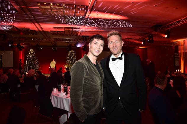 2. Kindeswohl-Berlin Charity Gala 2025 julian Davids, Maximilian Arland Ankunft, roter Teppich 2. Kindeswohl-Berlin Charity Gala 2025Ò im Hotel Pullman Berlin Schweizerhof in Berlin am 04.12.2025