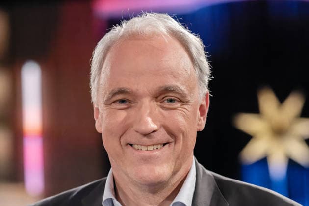 Kölner Treff am 05. Dezember 2025. Im Bild Werner Bartens, Arzt und Wissenschaftsjournalist für verschiedene renommierte Presseorgane. Als solcher hat er mehrere Sachbücher zu gesundheitsrelevanten Themen geschrieben. Susan Link und Micky Beisenherz befragten ihre Gäste auf ihre eigene Art mit spannenden Ergebnissen. Köln Nordrhein-Westfalen Deutschland