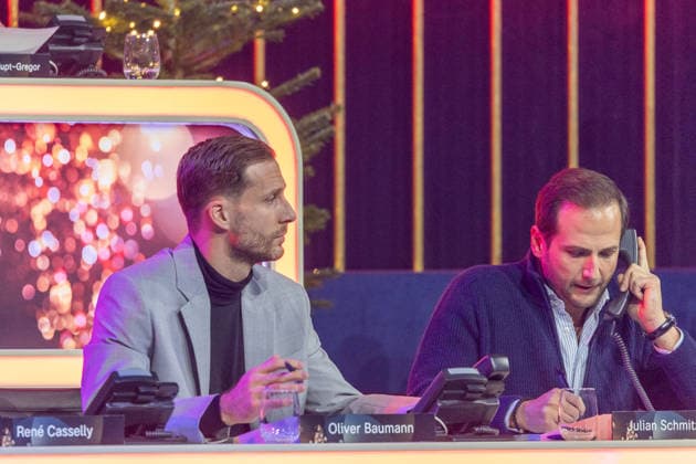 Offenburg Fussball Nationaltorwart Oliver Baumann am Spendentelefon bei der Giovanni Zarrella Spenden-Show am 05.12.2025 in Offenburg Fussball Nationaltorwart Oliver Baumann am Spendentelefon bei der Giovanni Zarrella Spenden-Show am 05.12.2025 in Offenburg Copyright: xEibner-Pressefoto GerhardxWingenx EP_GWR