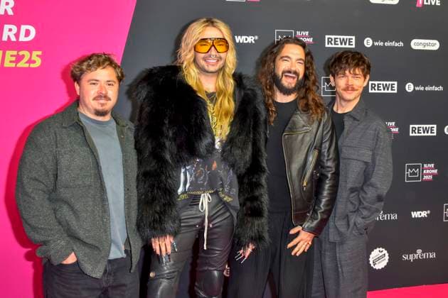 ABBbielefeld: Tokio Hotel, Bill Kaulitz ,Tom Kaulitz, Georg Listing, Gustav Schaefer zu Gast auf dem roten Teppich bei der Verleihung des WDR Musikpreis 1 Live Krone im Lokschuppen Bielefeld am 04.12.2025 NRW Deutschland