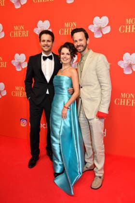 Philip Birnstiel, Darya Birnstiel und Franz Dinda beim Mon Cheri Barbara Tag Event am 4.12.2025 in der Residenz in Muenchen Mon Cheri Barbara Tag 2025 Event in Muenchen