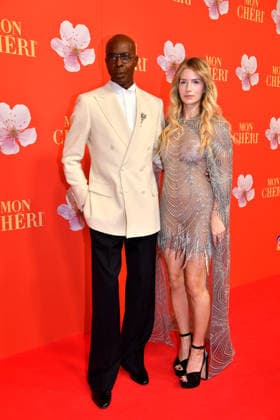 Bruce Darnell und Lottie Moss beim Mon Cheri Barbara Tag Event am 4.12.2025 in der Residenz in Muenchen Mon Cheri Barbara Tag 2025 Event in Muenchen