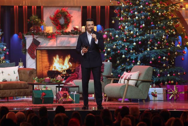 Die große Weihnachtsshow 2025 Moderator Giovanni Zarrella. Die große Weihnachtsshow präsentiert von Giovanni Zarrella. ZDF-Live Sendung vom 04.12.2025 in der Baden-Arena Offenburg. Offenburg, Baden-Württemberg, Deutschland.
