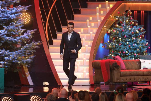 Die große Weihnachtsshow 2025 Moderator Giovanni Zarrella. Die große Weihnachtsshow präsentiert von Giovanni Zarrella. ZDF-Live Sendung vom 04.12.2025 in der Baden-Arena Offenburg. Offenburg, Baden-Württemberg, Deutschland.