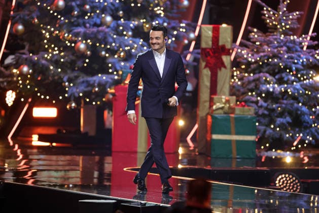 Die große Weihnachtsshow 2025 Moderator Giovanni Zarrella. Die große Weihnachtsshow präsentiert von Giovanni Zarrella. ZDF-Live Sendung vom 04.12.2025 in der Baden-Arena Offenburg. Offenburg, Baden-Württemberg, Deutschland.
