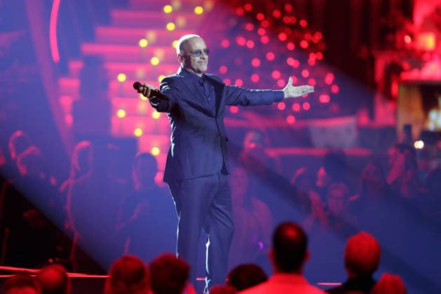 Die große Weihnachtsshow 2025 Eros Ramazzotti (italienischer Popsänger, Songwriter und Musikproduzent). Die große Weihnachtsshow präsentiert von Giovanni Zarrella. ZDF-Live Sendung vom 04.12.2025 in der Baden-Arena Offenburg. Offenburg, Baden-Württemberg, Deutschland.