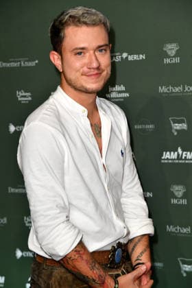 Max Weidner bei der 2. Kindeswohl-Berlin Charity Gala 2025 im Hotel Pullman Berlin Schweizerhof in Berlin 04.12.2025